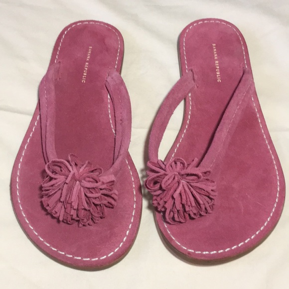Banana Republic Shoes - Pink Banana Republic leather upper flip flop Sz 8